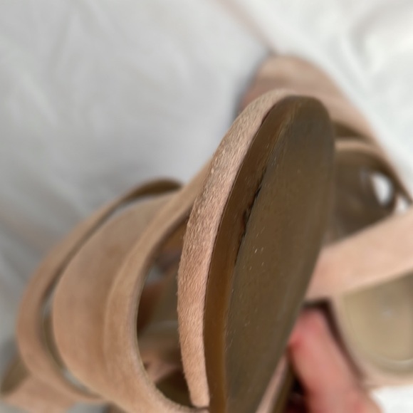 Vionic Heels - Picture 5 of 5